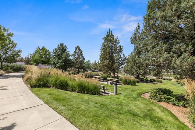 1082 SE Yarrow Avenue, Madras, OR 97741
