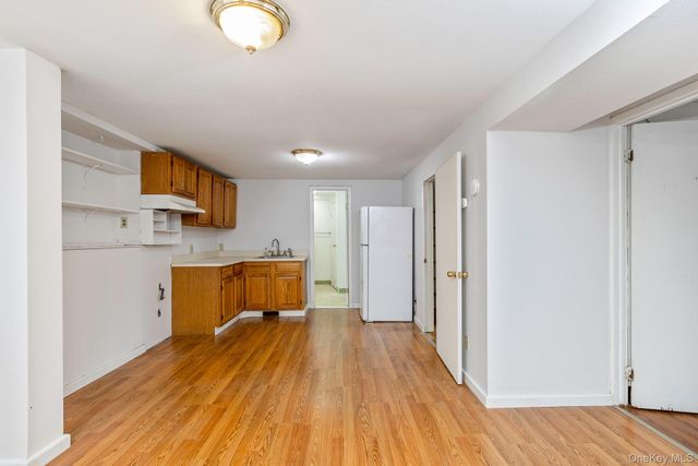 16 Arlington Avenue, Saint James, NY 11780