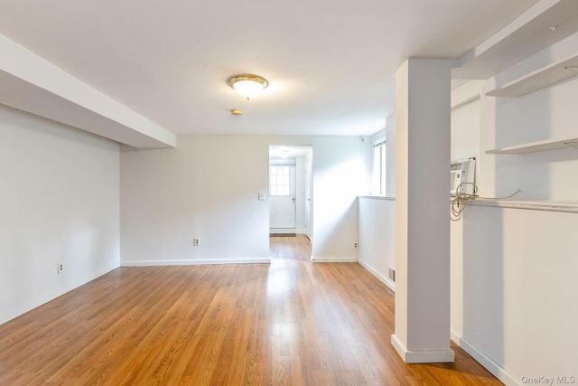 16 Arlington Avenue, Saint James, NY 11780