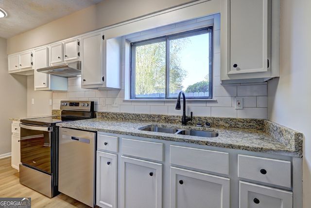 288 Country Club Drive, Jonesboro, GA 30238