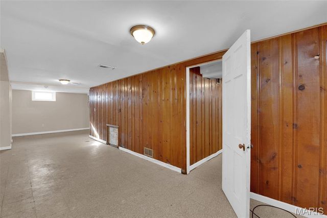 6151 Avila Drive, Berkeley, MO 63134