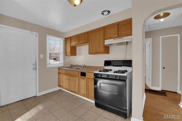 6151 Avila Drive, Berkeley, MO 63134