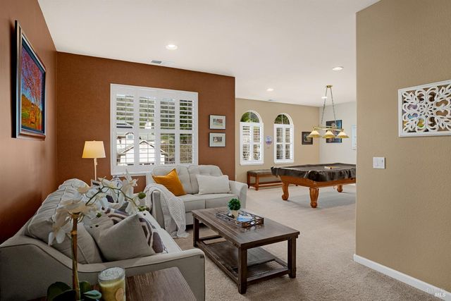 5870 Sailing Hawk Ave, Santa Rosa, CA 95409