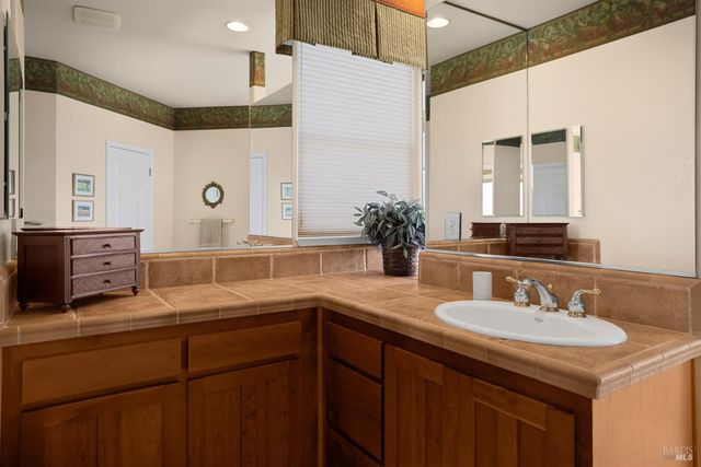 5870 Sailing Hawk Ave, Santa Rosa, CA 95409