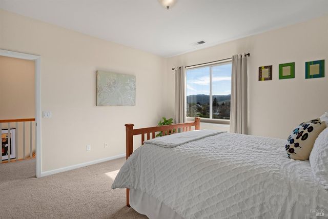 5870 Sailing Hawk Ave, Santa Rosa, CA 95409