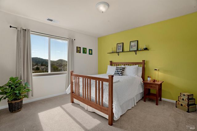 5870 Sailing Hawk Ave, Santa Rosa, CA 95409