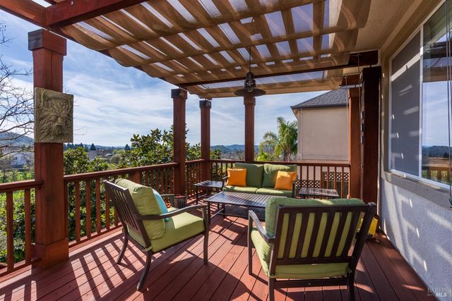 5870 Sailing Hawk Ave, Santa Rosa, CA 95409
