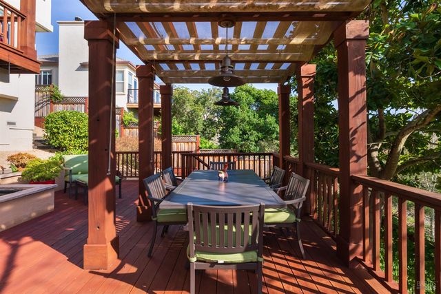 5870 Sailing Hawk Ave, Santa Rosa, CA 95409