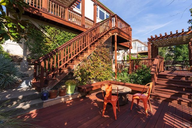 5870 Sailing Hawk Ave, Santa Rosa, CA 95409