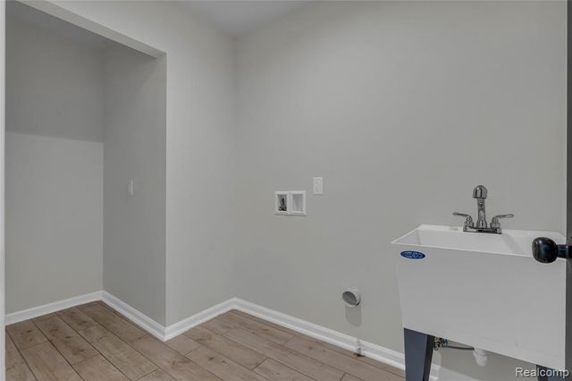 624 8th, Wyandotte, MI 48192