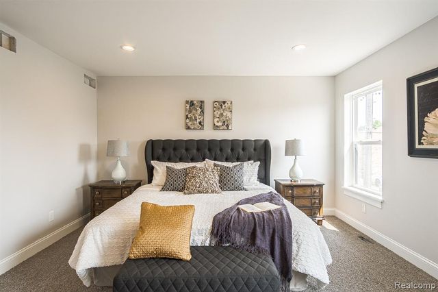 624 8th, Wyandotte, MI 48192