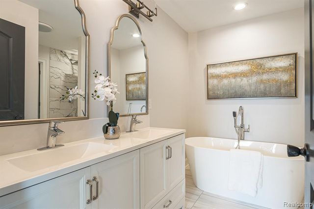 624 8th, Wyandotte, MI 48192