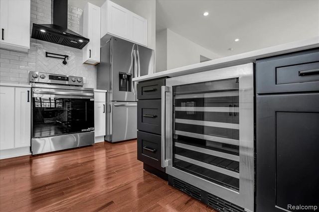 624 8th, Wyandotte, MI 48192