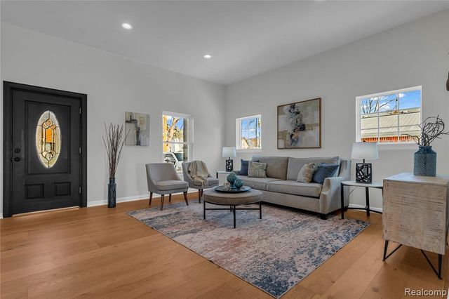 624 8th, Wyandotte, MI 48192