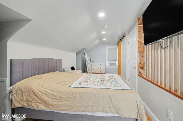 1011 Hoffman Avenue, Royal Oak, MI 48067