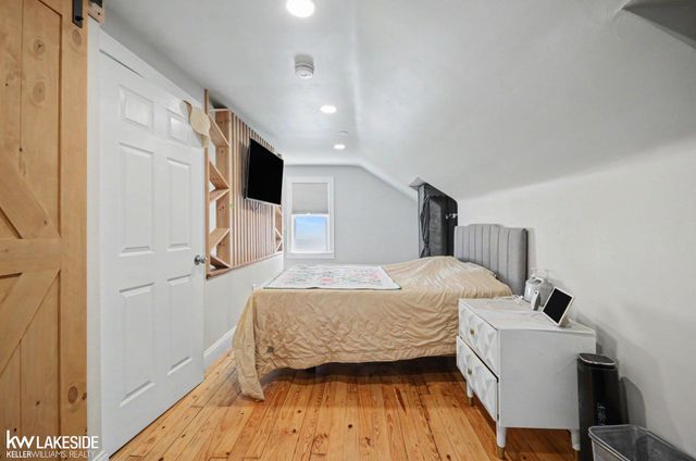 1011 Hoffman Avenue, Royal Oak, MI 48067