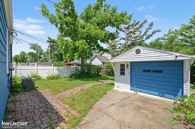 1011 Hoffman Avenue, Royal Oak, MI 48067