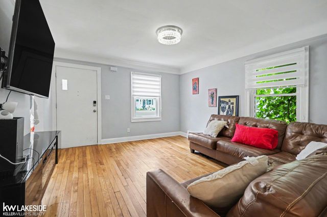 1011 Hoffman Avenue, Royal Oak, MI 48067