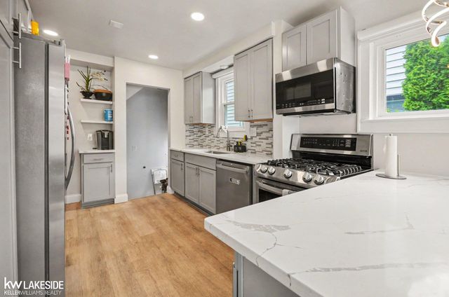 1011 Hoffman Avenue, Royal Oak, MI 48067