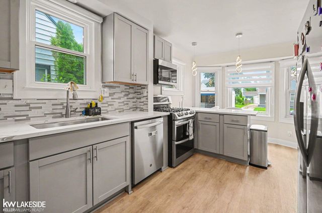 1011 Hoffman Avenue, Royal Oak, MI 48067