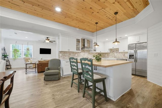 2440 Saxony Trace, Alpharetta, GA 30005