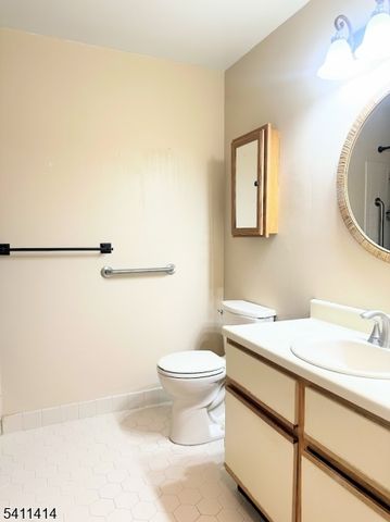 102 Keystone Ct, Edison Twp., NJ 08817