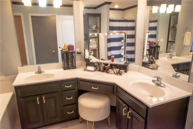 2 McKeever Lane, Bella Vista, AR 72715