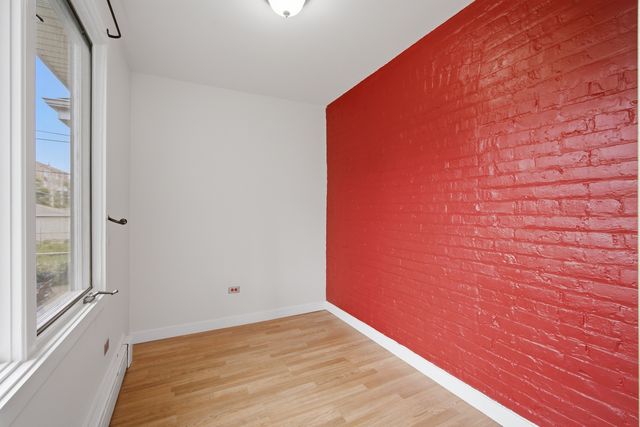7236 W Pratt Avenue, Chicago, IL 60631