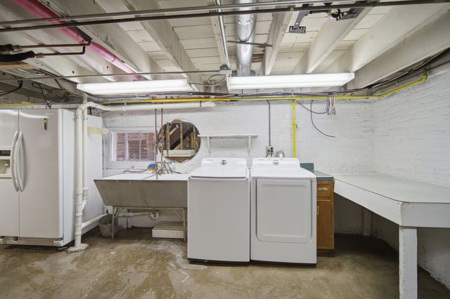 7236 W Pratt Avenue, Chicago, IL 60631