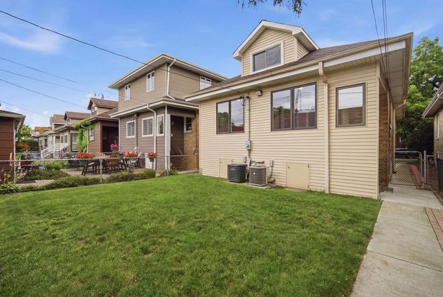 7236 W Pratt Avenue, Chicago, IL 60631