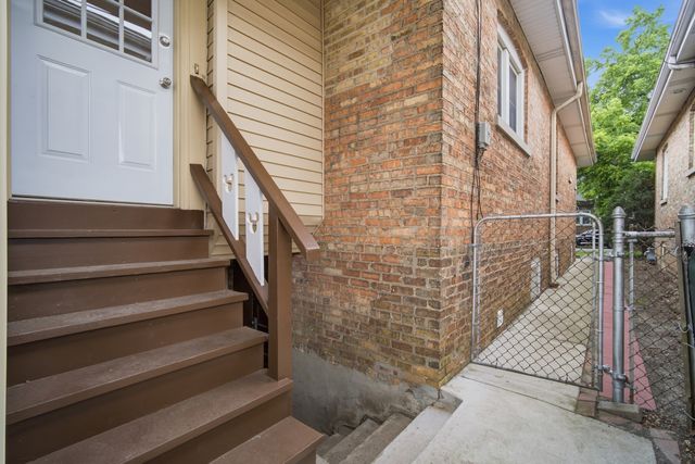 7236 W Pratt Avenue, Chicago, IL 60631