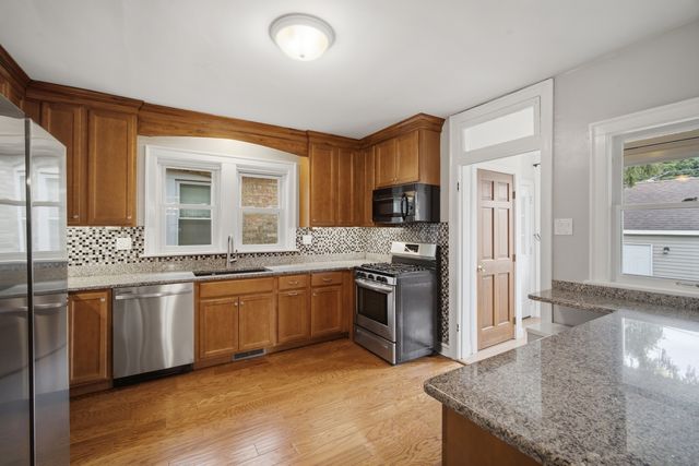 7236 W Pratt Avenue, Chicago, IL 60631
