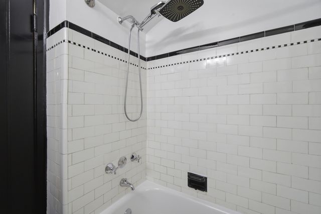 7236 W Pratt Avenue, Chicago, IL 60631