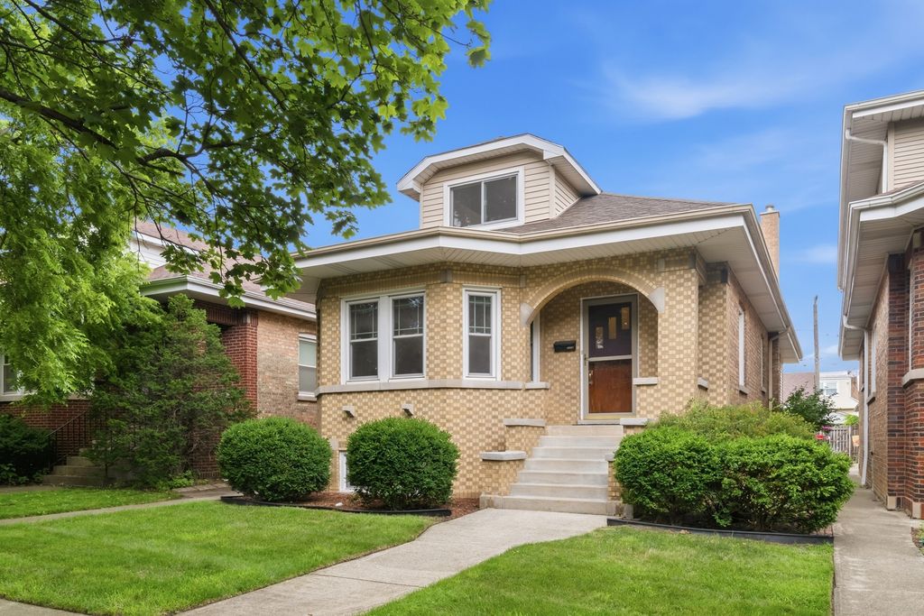 7236 W Pratt Avenue, Chicago, IL 60631