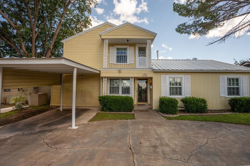 608 E Sul Ross, Alpine, TX 79830