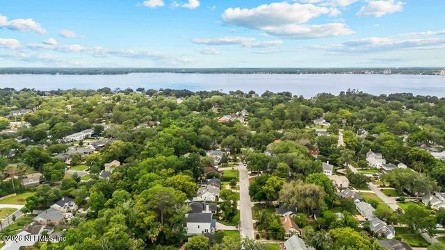1324 MORVENWOOD Road, Jacksonville, FL 32207