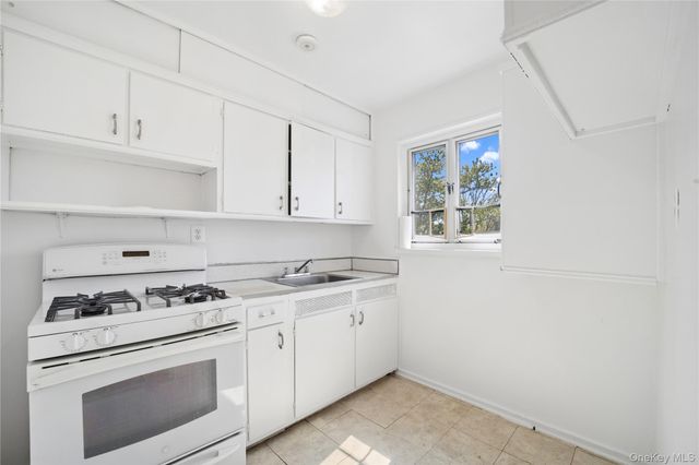 228-14 stronghurst Avenue Upper, Queens Village, NY 11427