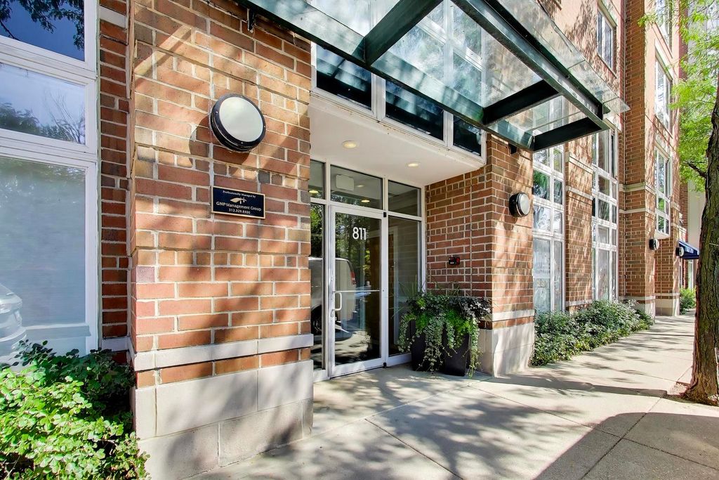 811 CHICAGO Avenue 609, Evanston, IL 60202 — photo 2