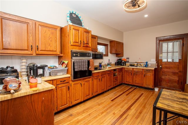 114 Victoria Place, Syracuse, NY 13210