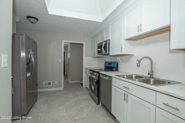 3532 Leith Ln, Louisville, KY 40218