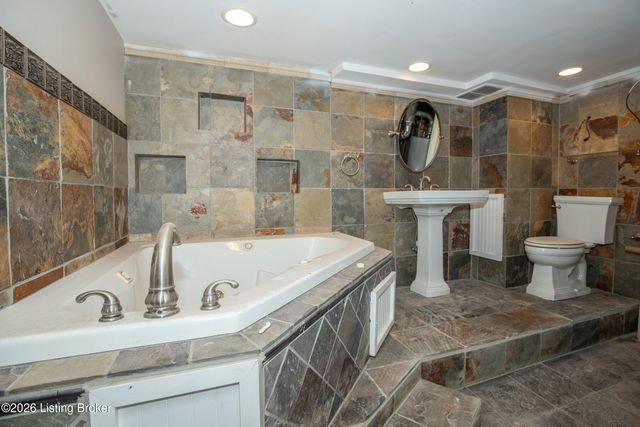 3532 Leith Ln, Louisville, KY 40218