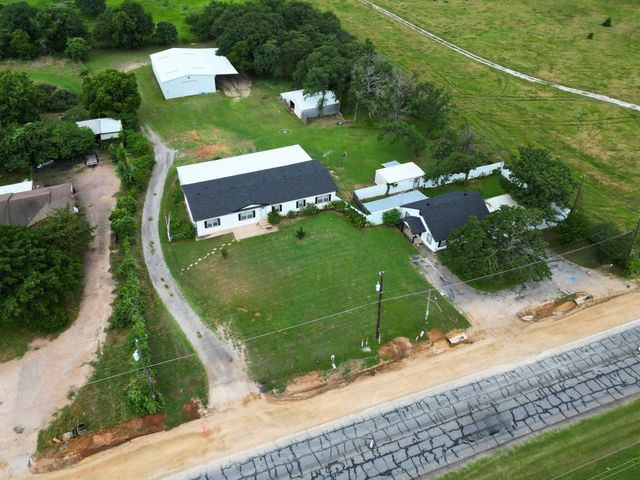813 W Fm 917, Joshua, TX 76058