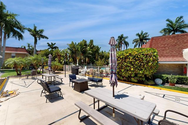 5540 Tamberlane Circle 121, Palm Beach Gardens, FL 33418