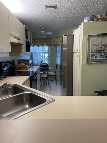 9520 SW 1st Place 6B, Coral Springs, FL 33071