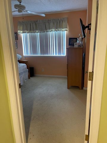 9520 SW 1st Place 6B, Coral Springs, FL 33071