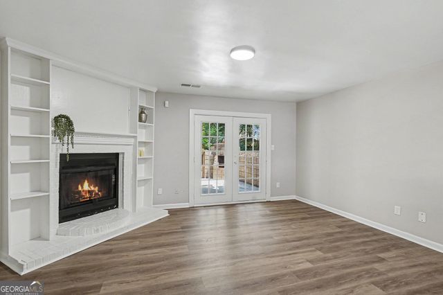 637 Hunting Creek Lane SE, Conyers, GA 30013