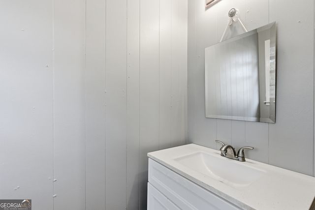 15 Putnam Street, Royston, GA 30662