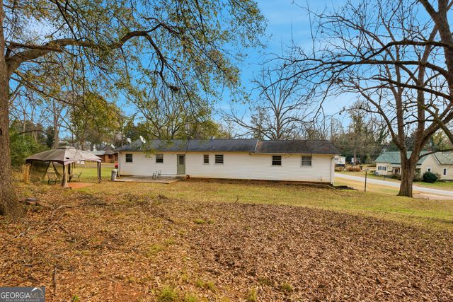 15 Putnam Street, Royston, GA 30662