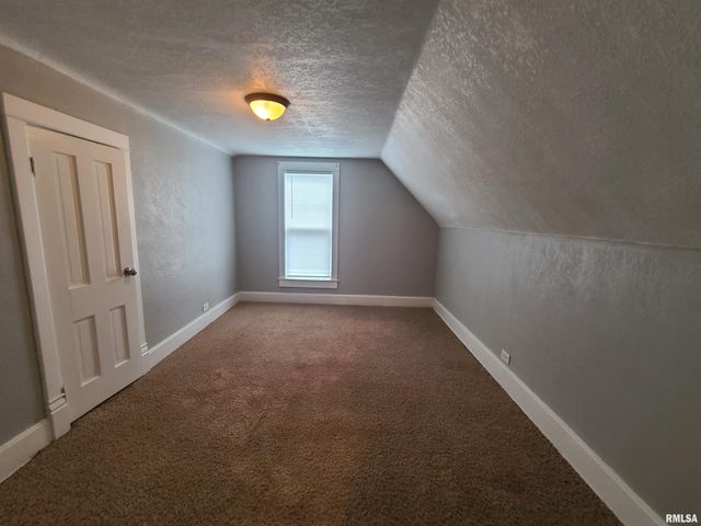 540 16TH Avenue, East Moline, IL 61244