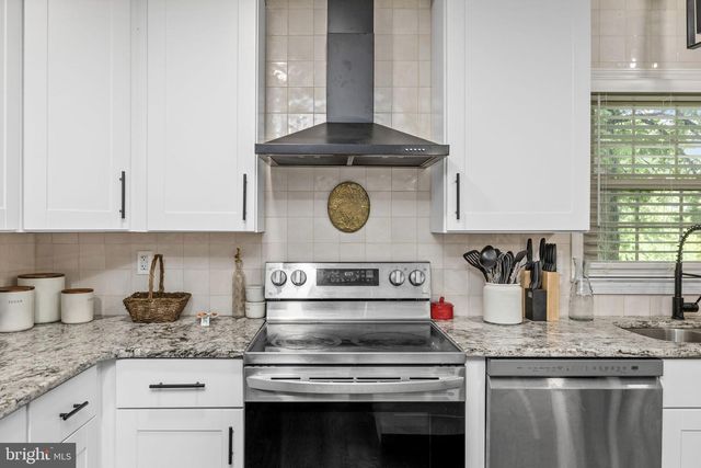 7501 HUNTERS LODGE DR, Spotsylvania, VA 22551